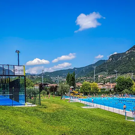 500 M Dal Lago! Il Nido Di Con Piscina شقة سالو