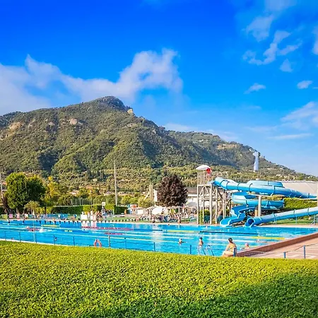 Appartamento 500 M Dal Lago! Il Nido Di Con Piscina Salò